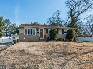 16 Barclay Dr, Turnersville, NJ 08012