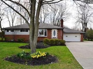 570 Som Center Rd, Mayfield Village, OH 44143