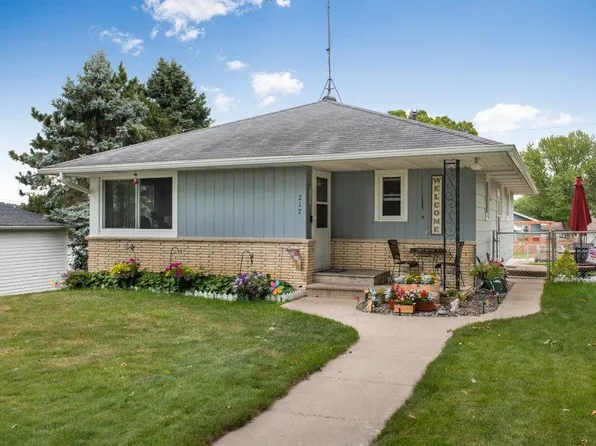 217 High Ave, Wanamingo, MN 55983