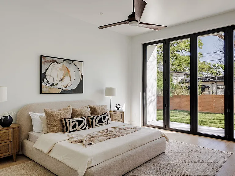 2504 Bluffview Dr — Photo 13