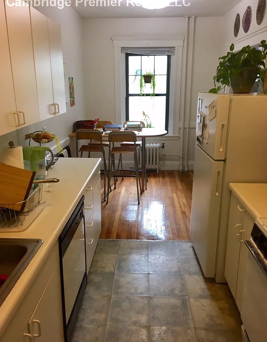 2 bed, 972 sqft, $3,600 — Photo 1