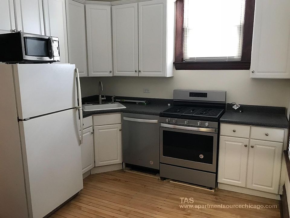 1st image of 1133 W Wrightwood Ave APT 3F