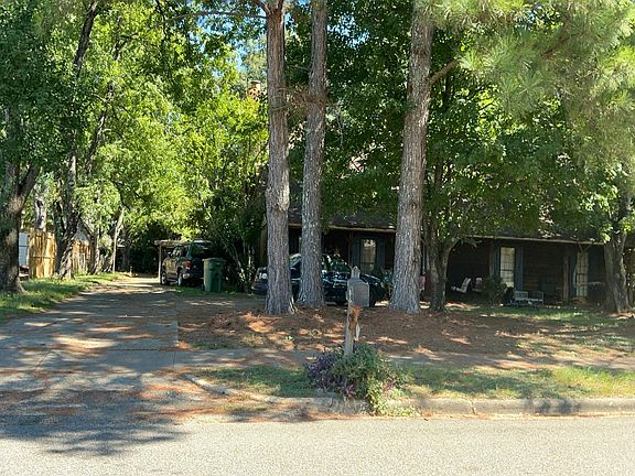 3rd image of 505 Paddock Ln
