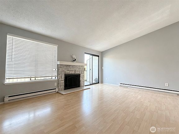 5th image of 1313 W James Street #11
