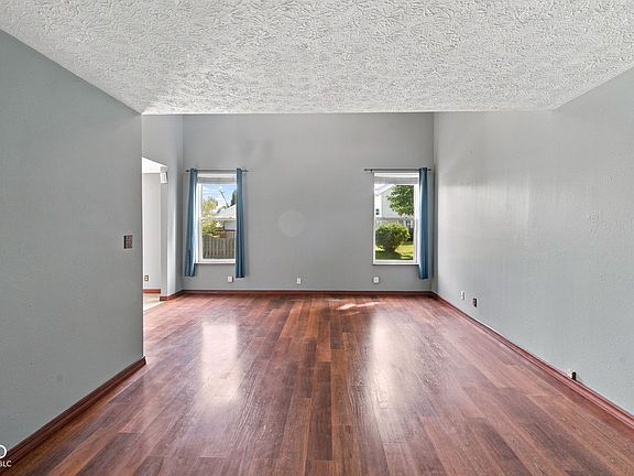 2nd image of 5515 N Bluegrass Cir