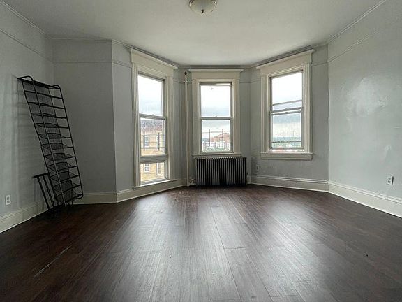 4th image of 42 Linden St #3L