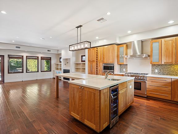 3rd image of 22030 Providencia St