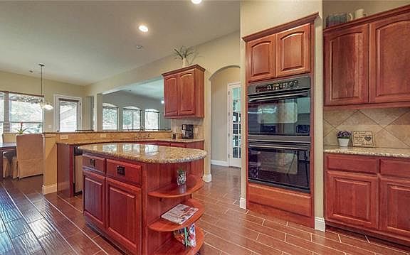3rd image of 11321 Larue Belle Ln