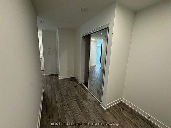 2nd image of 15 Skyridge Dr #413
