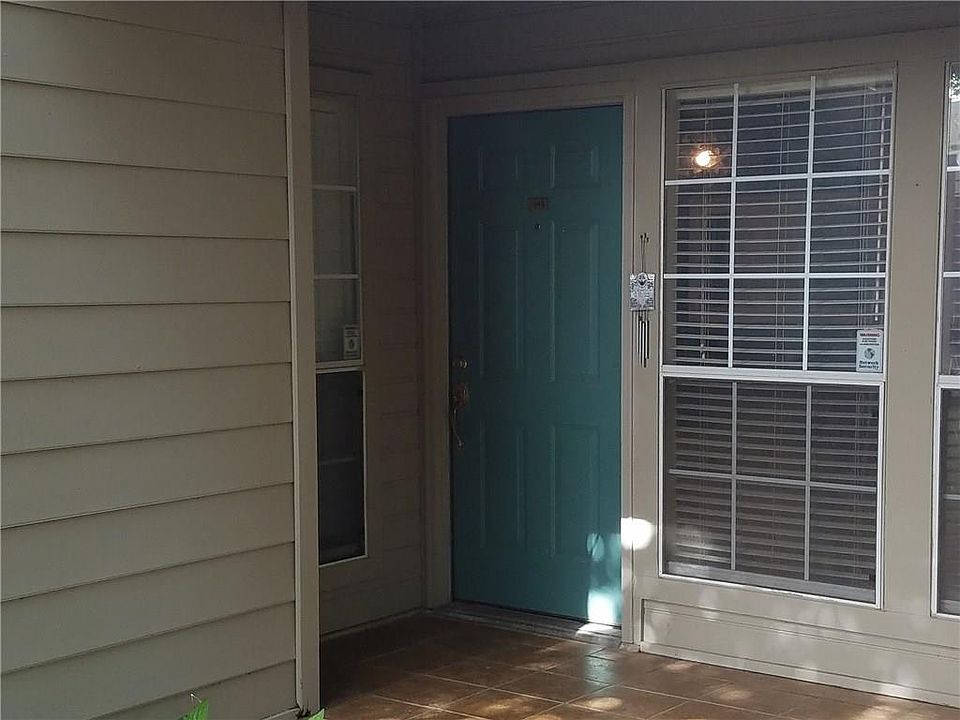 1st image of 1446 Meadowood Village Dr