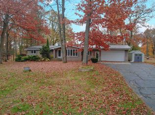 N1337 River Dr, Menominee, MI 49858