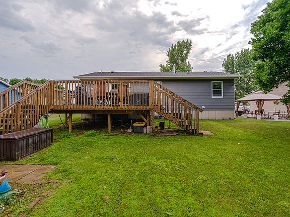 3rd image of 140 Sturgis Loop
