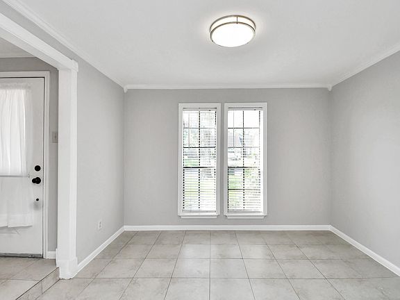 4th image of 315 Muirwood Ln