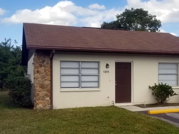 1311 54th Ave E, Bradenton, FL 34203