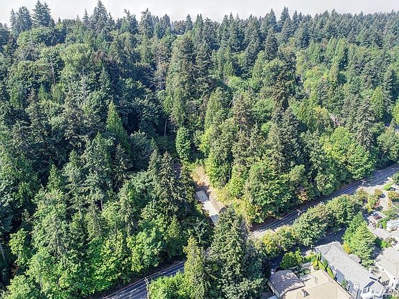 3rd image of 525 W Lake Sammamish Pkwy SE