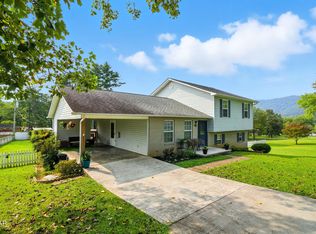 306 Eastwood Dr, La Follette, TN 37766