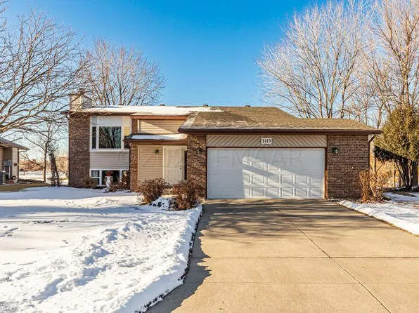 3115 Village Green East Loop Dr, Moorhead, MN 56560