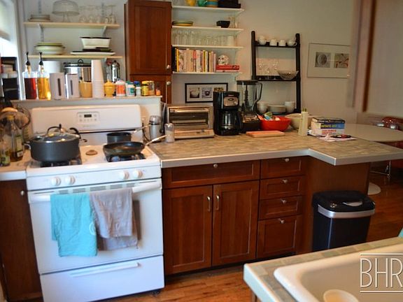 4th image of 189 Sackett St APT 4
