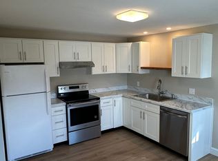 55 Foxhill Ave, Bristol, RI 02809