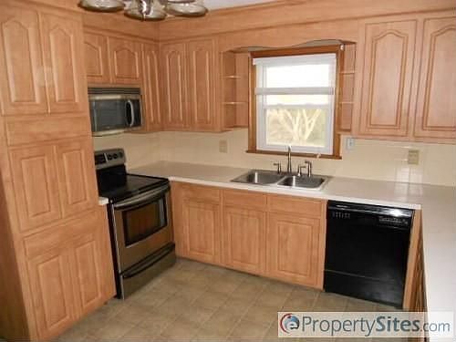 5th image of 1621 Wildwood Dr