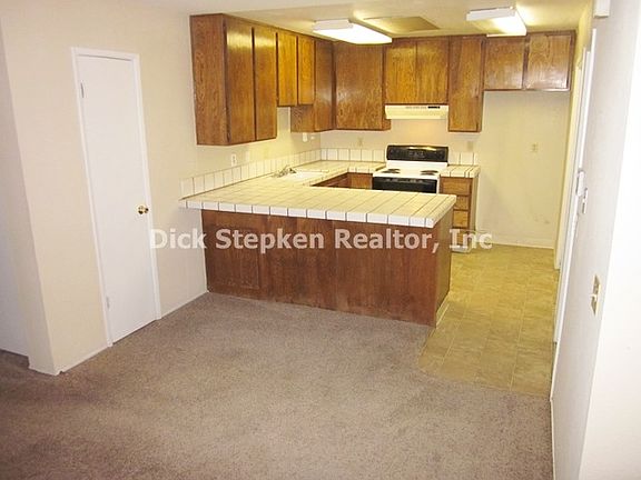 5th image of 8850 Valley Oak Dr