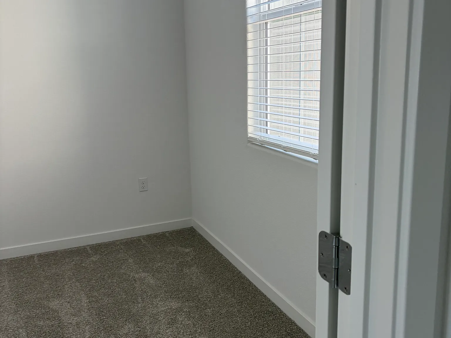 Lake Park Cir, Galt — Photo 4