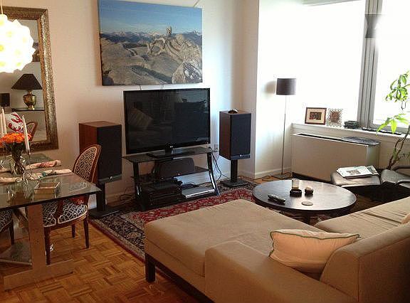 2nd image of 200 Water St APT 525