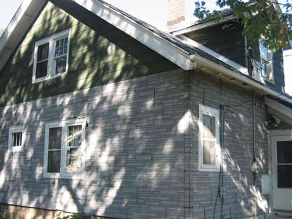 3rd image of 667 S Oak Park Ct