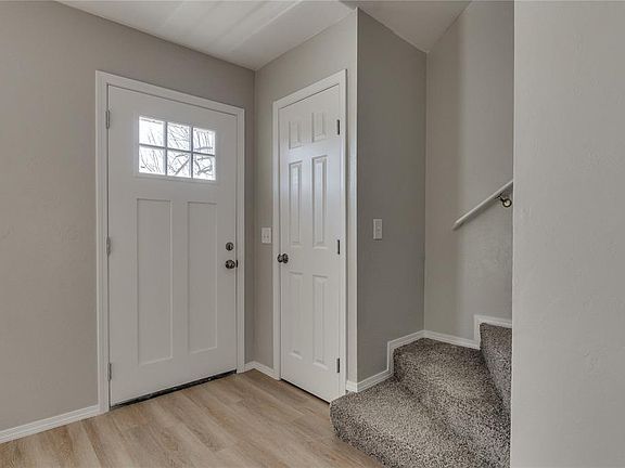 3rd image of 809 Holly Hill Rd