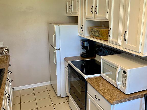 2nd image of 1302 Palo Blanco Dr APT B