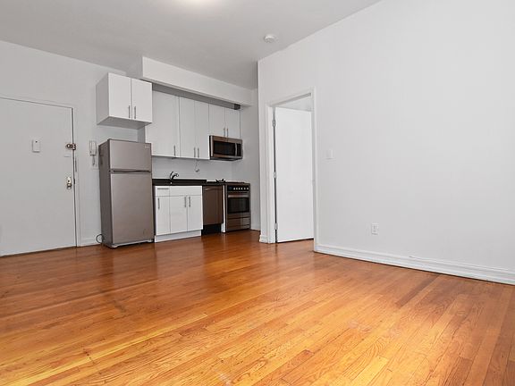 2nd image of 100 Stanton St #2F