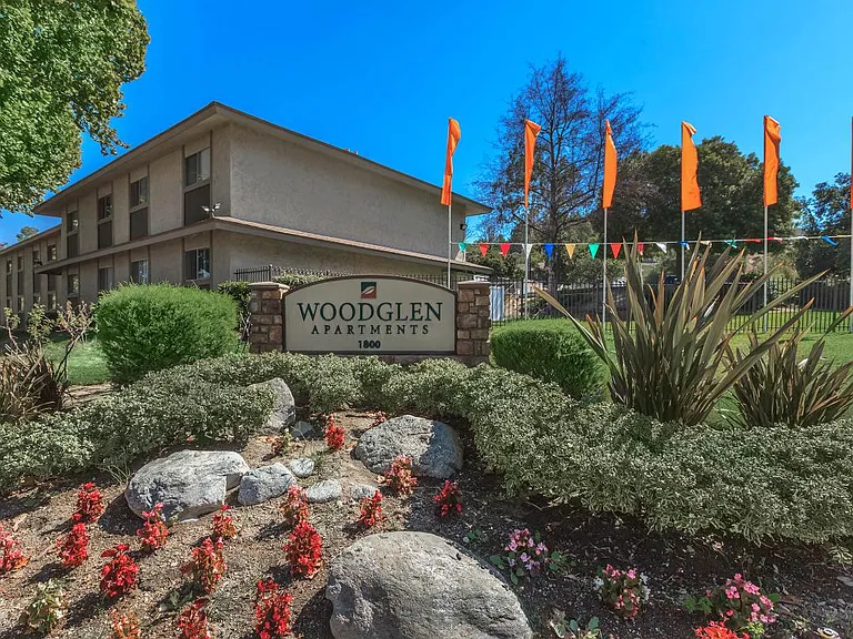 Woodglen Apartment Homes — Photo 8