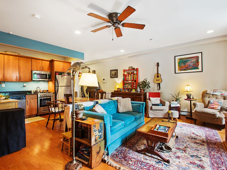 1st image of 11 Irving Pl APT 1R