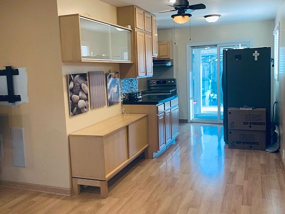 Kitchen & Dining Area