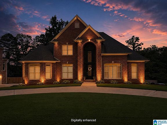 3rd image of 302 Palace Dr