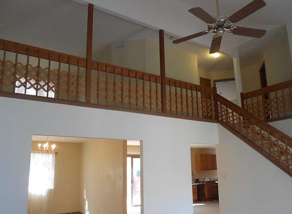 4th image of 374 Windridge Dr