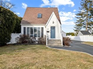 69 Hawthorne Street, Massapequa, NY 11758