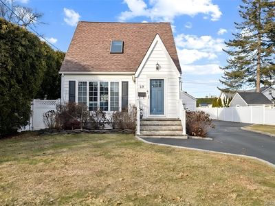 69 Hawthorne Street, Massapequa, NY, 11758