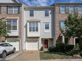 2504 Clover Field Cir, Herndon, VA 20171