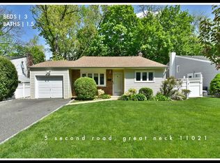 5 2nd Rd, Great Neck, NY 11021