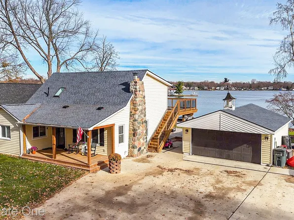 3802 Highland Ct, Highland, MI 48356