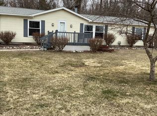 78 W Dague Rd, Sanford, MI 48657