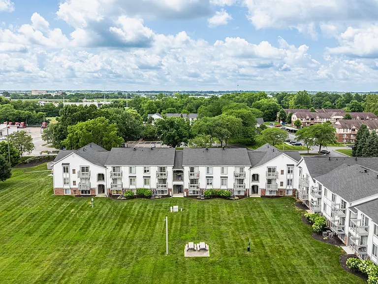 Bay Pointe Apartments — Photo 51