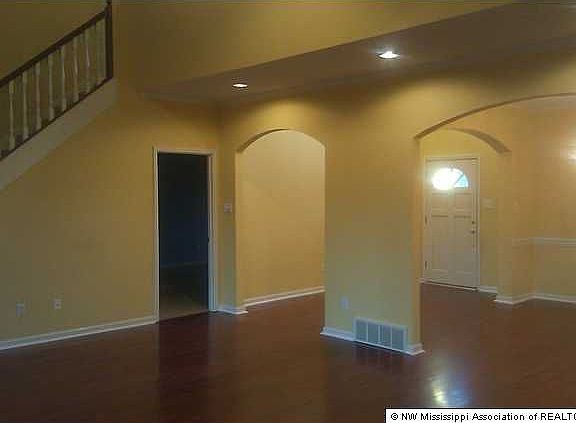 3rd image of 7528 Wintergreen Ln
