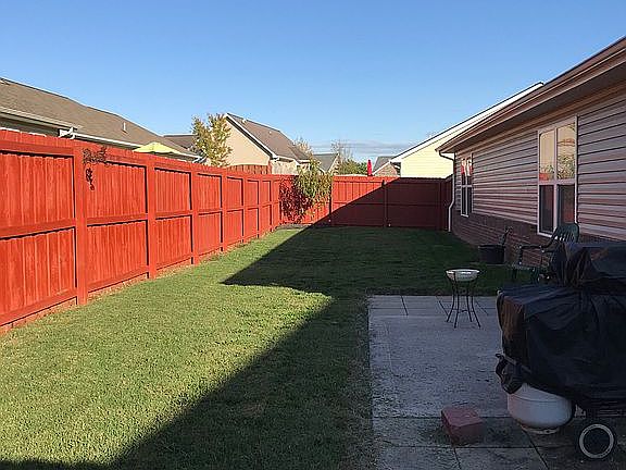 3rd image of 991 Evelyn Dr