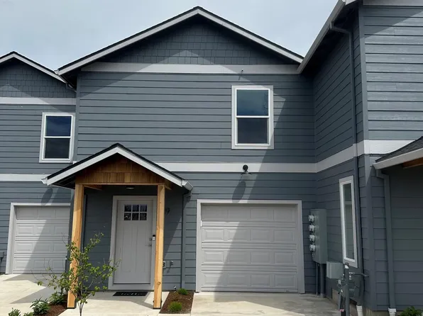 261 Dano Dr, Phoenix, OR 97535