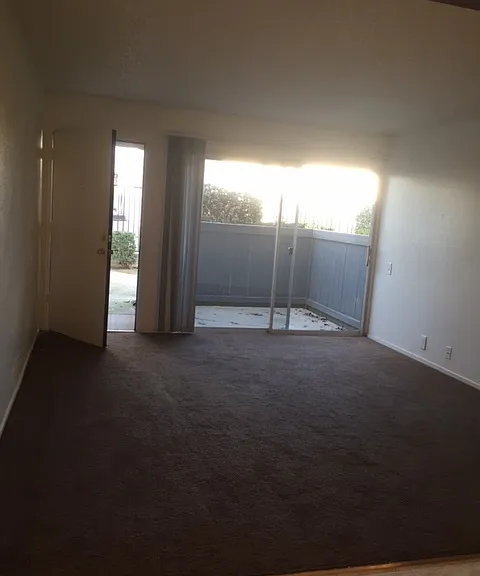 Santa Clarita — Photo 40