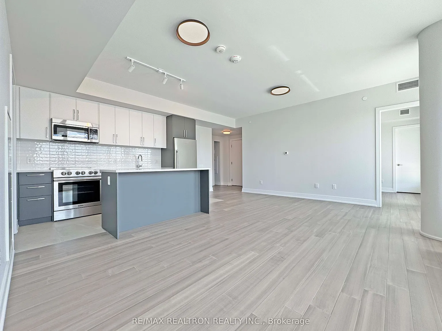 3 bed, $5,995 — Photo 4