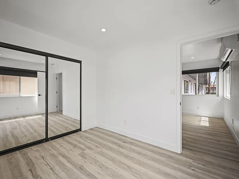 111 N Normandie Ave — Photo 16
