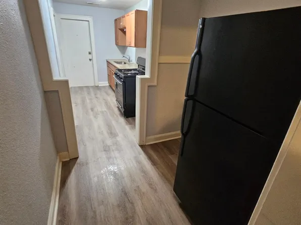 3127 McGee St APT 2N, Kansas City, MO 64111